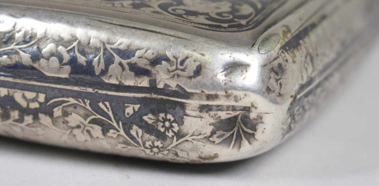Tabak-Schatulle, wohl Russland, um 1890, Silber, rechteckige Form, in Niello-Technik,scharnierter - Image 4 of 5