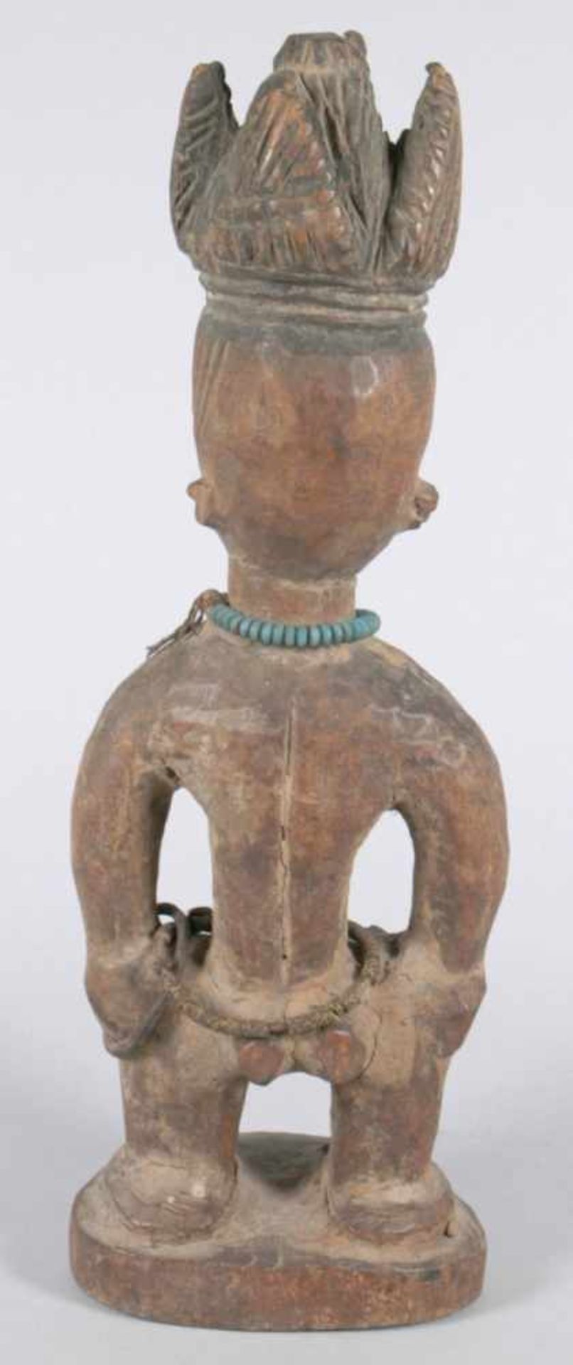 Zwillings-Figur, Ere-Ibedji, Yoruba, Nigeria, vollplastische, auf Ovalplinthe stehende,weibliche - Bild 2 aus 3