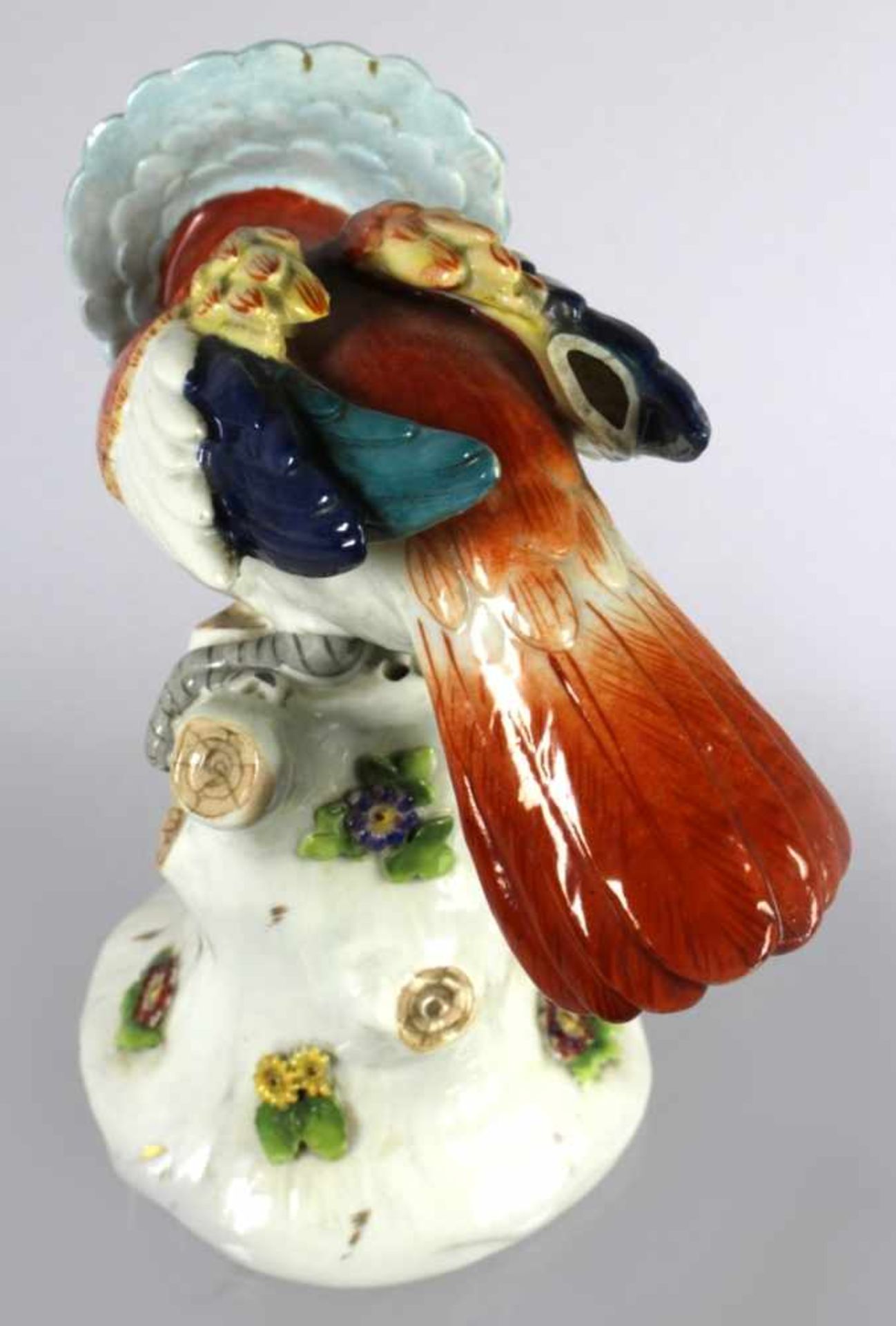 Porzellan-Tierplastik, "Vogel", wohl Thüringen, 1. Hälfte 20. Jh., auf mit plastischenBlümchen- - Bild 2 aus 4