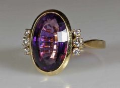 Ring, GG 585, 1 ovaler facettierter Amethyst, 6 Brillanten zus. ca. 0.18 ct., 7 g, RM 17.5 25.00 %