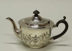 Teekanne, Silber 925, London, 1888, Meistermarke JA/TS, runde Form, Blüten- und Rankenzier im