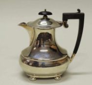 Kaffeekanne, Silber 925, Birmingham, 1935, Harrods Ltd.-Richard Woodman Burbridge, glatte Form auf