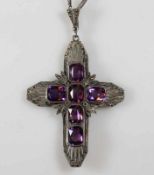 Anhänge-Kreuz, gepunzt Fahrner, um 1910/30, Silber 935, 6 rechteckig facettierte Amethyste,