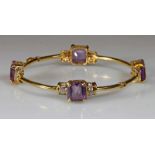 Armreif, GG 750, 4 quadratische facettierte Amethyste, weißer Saphir-Besatz, 16 g 25.00 % buyer's