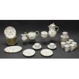 Kaffee- und Teeservice, Meissen, Schwertermarke, 1850-1924, 1. Wahl, gestreute Blümchen, bunt,