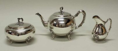 Teekanne, Silber 800, Koch & Bergfeld, glatt, Astknauf, Akanthus-Füße, 17 cm hoch, ca. 720 g;