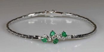 Armband, WG 585, 4 tropfenförmige facettierte Smaragde, 7 kleine Diamanten, 8 g 25.00 % buyer's