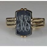 Ring, GG 585, Hämatit-Lagenstein mit Initialen "AW", 4 g, RM 17