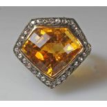 Ring, RG 750/Silber 925, Diamanten zus. ca. 0.65 ct., facettierter Citrin ca. 11.80 ct., 9 g, RM
