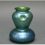 Vase, Loetz Witwe, Klostermühle, ungemarkt, Glas, grün hinterfangen, mit blau-irisierenden,