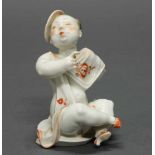 Porzellanfigur, "Sitzender Chinese mit Herz", KPM Berlin, polychrom und goldstaffiert, 10 cm hoch