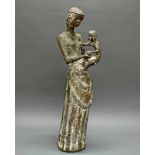 Bronze, braun-weiß patiniert, "Mutter mit Kind (Madonna)", wohl 1960er Jahre, 94 cm hoch. Bernhard