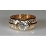 Ring, Atelier Richarz, Bonn, Roségold/WG 750, 1 Diamant ca. 1.70 ct., etwa cr3/vs, Altschliff, 20