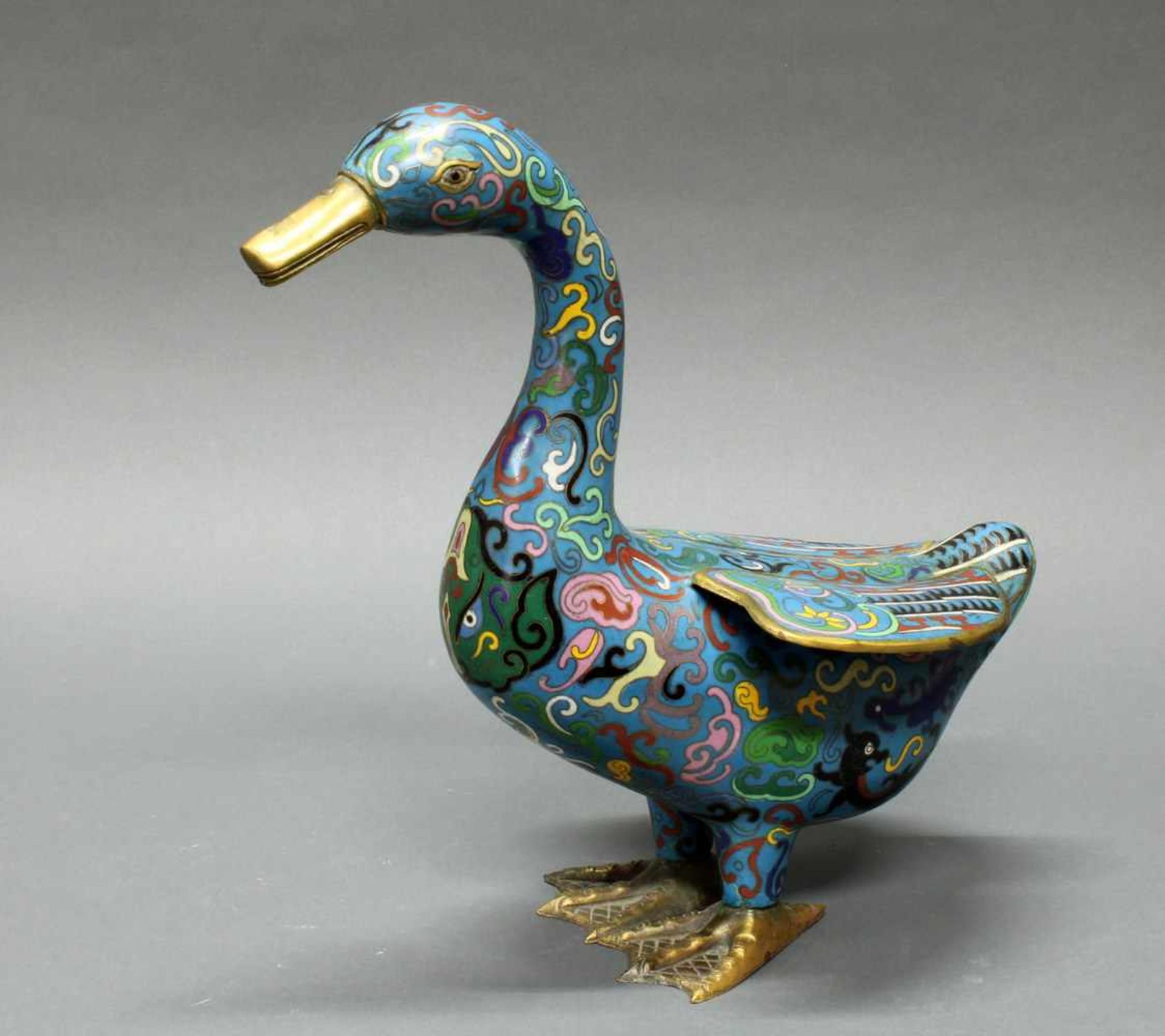 Figur, "Ente", China, um 1900, Cloisonné, dekoriert mit teilweise archaistischen Ornamenten auf - Bild 2 aus 2