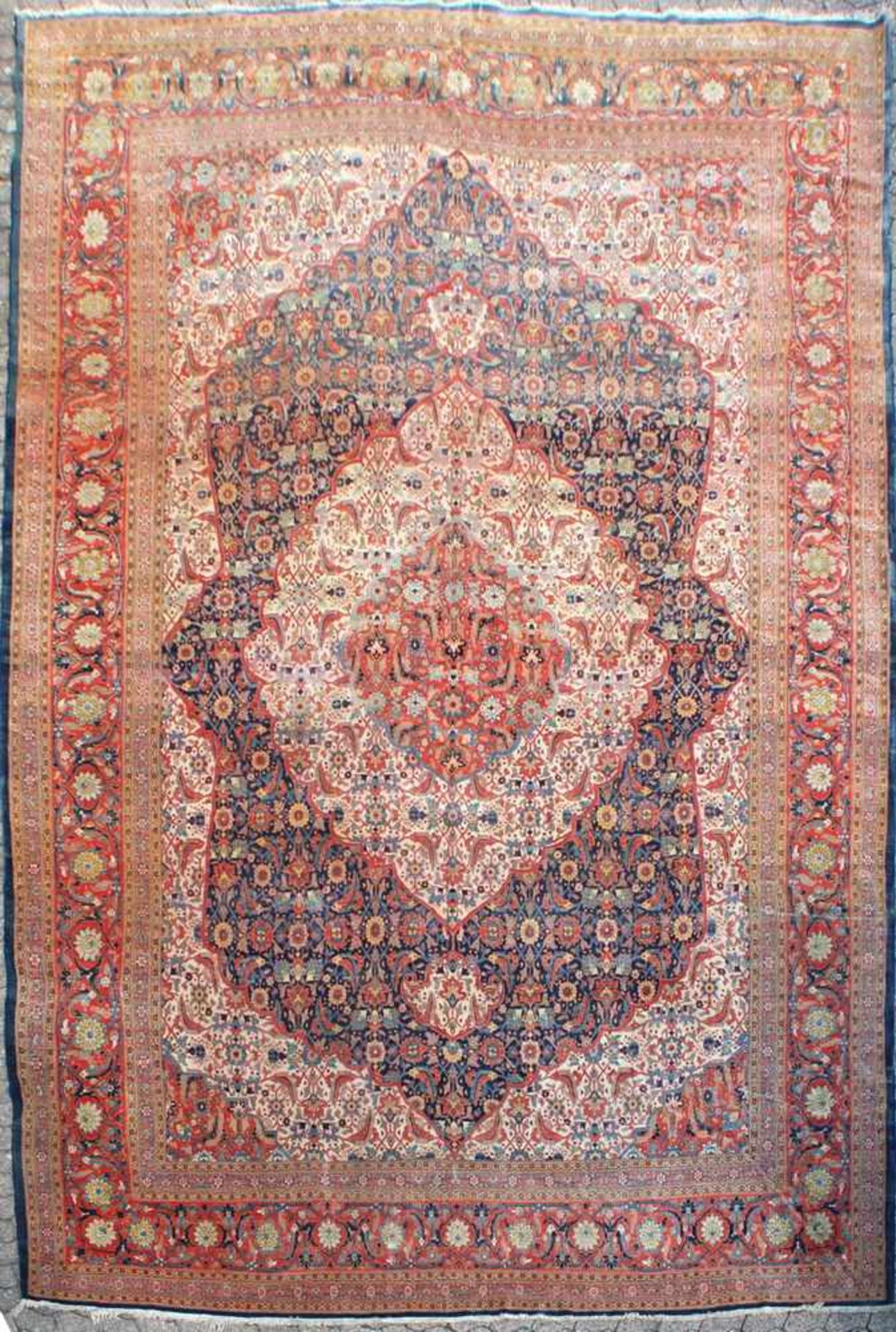 Täbriz, Iran, alt, ca. 5.86 x 3.96 m, Flor teils leicht reduziert, kleine Reparaturstelle- - -25.