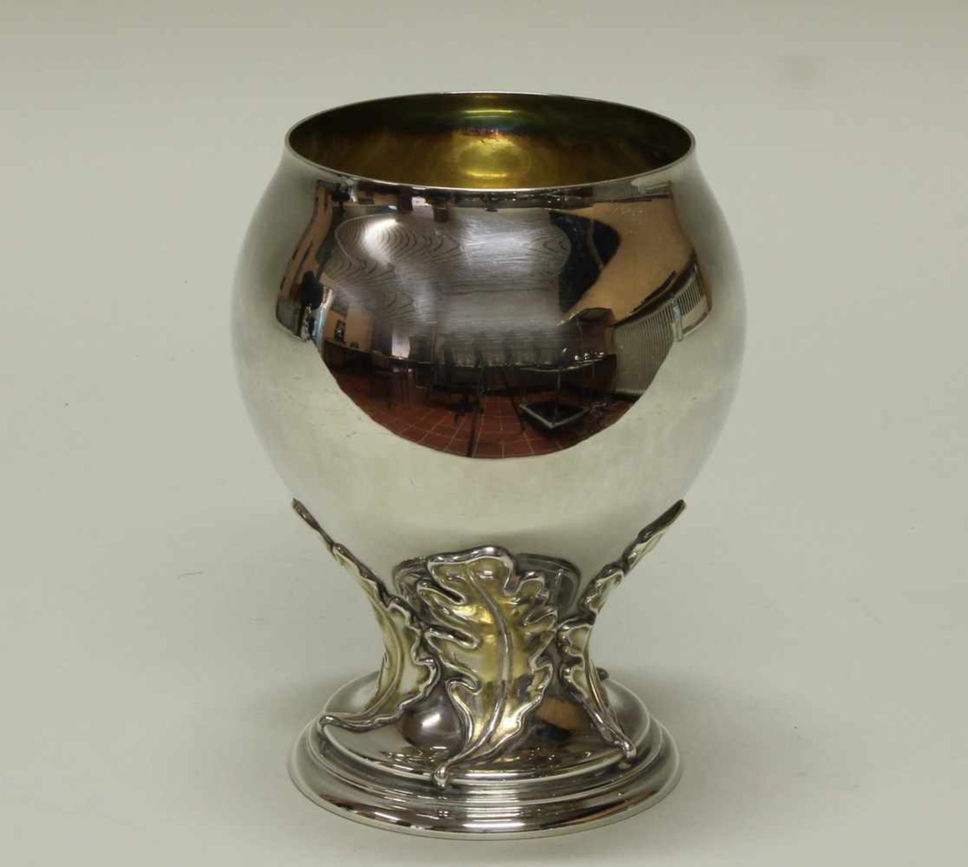 Pokal, Silber 925, Koch & Bergfeld, bauchige Form mit Eichenblättern, innen vergoldet, 18 cm hoch,