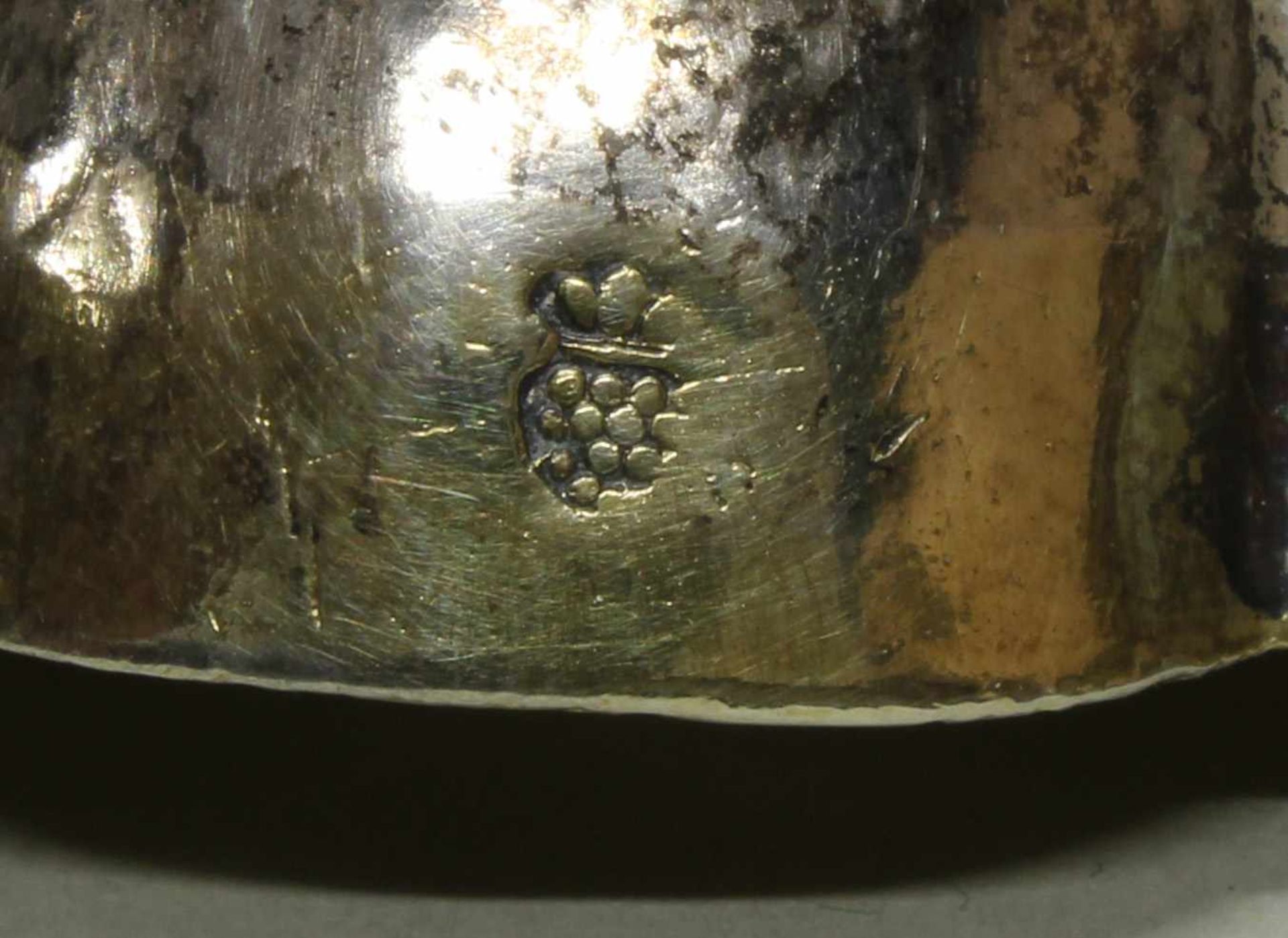 Branntweinschale, "Schwan", Silber, Augsburger Pinienmarke, Tremolierstrich, Meistermarken u.a. wohl - Image 13 of 16