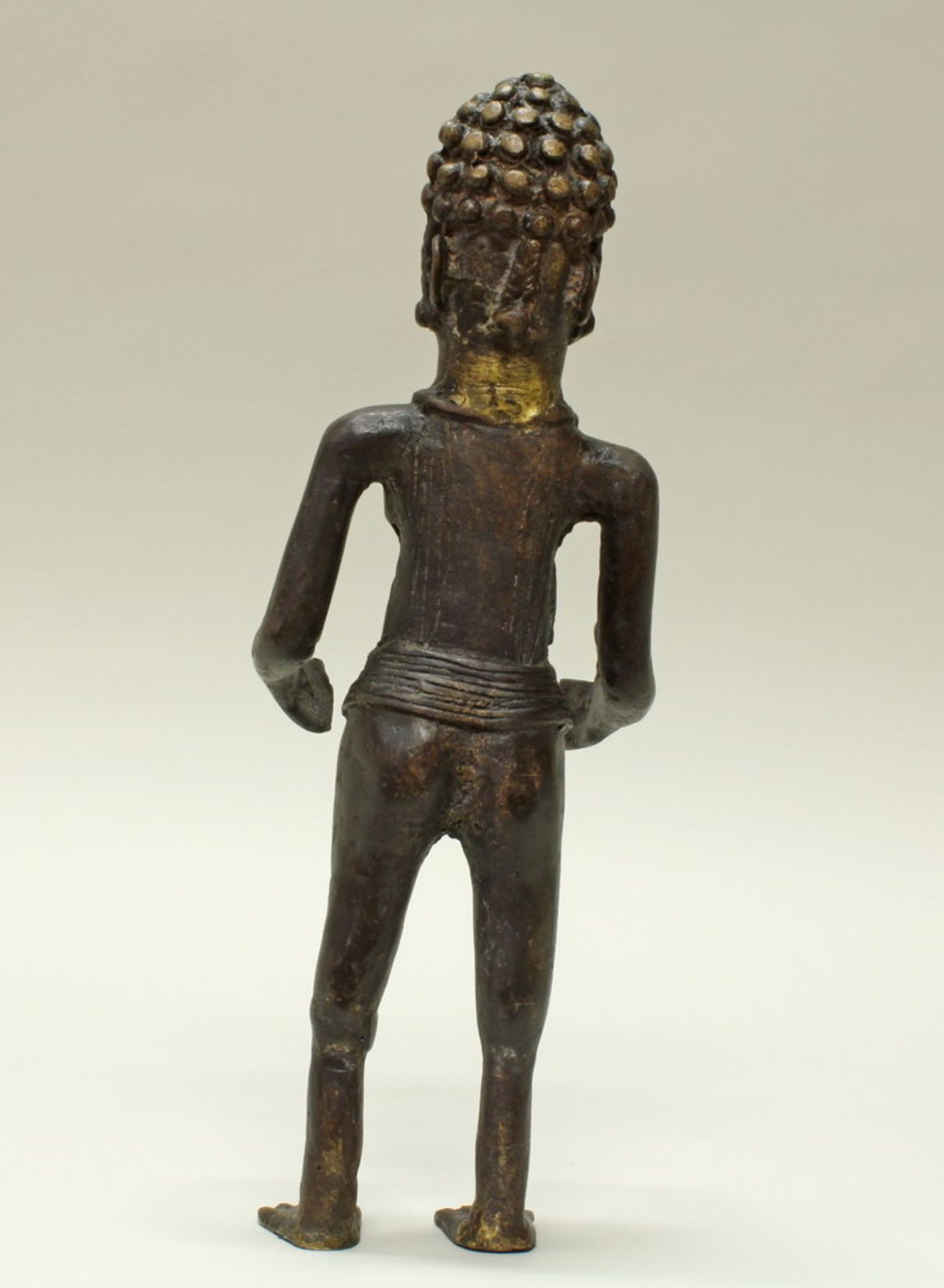 Bronzeskulptur, "Afrikaner", Benin, Afrika, 43 cm hoch- - -25.00 % buyer's premium on the hammer - Image 5 of 6