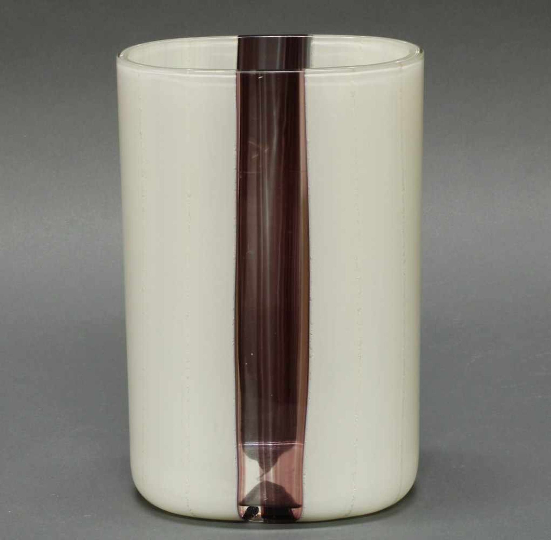 Vase, Venini, Murano, Entwurf von Toni Zuccheri (1937-2008) um 1960, Glas, weiß überfangen, - Image 2 of 4