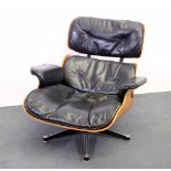 Lounge-Chair, Entwurf von Charles & Ray Eames 1956, schwarzer Lederbezug, Palisanderschale, starke
