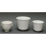 3 Cachepots, KPM Berlin, Weißporzellan, 1x "Mozart", 2x glatt, 11.5 cm, 12.5 cm, 16 cm hoch- - -25.