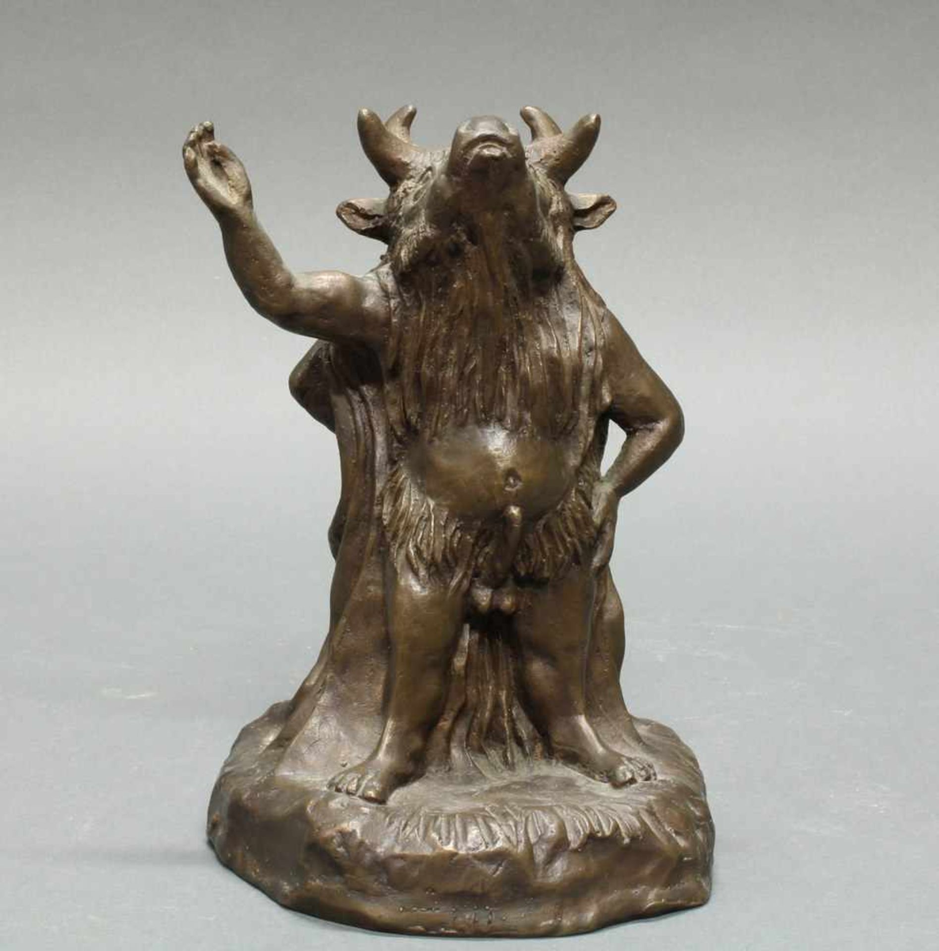 Bronze, braun patiniert, "Animalische Wesen", 20 cm hoch. Provenienz: aus dem Nachlass des - Image 3 of 4