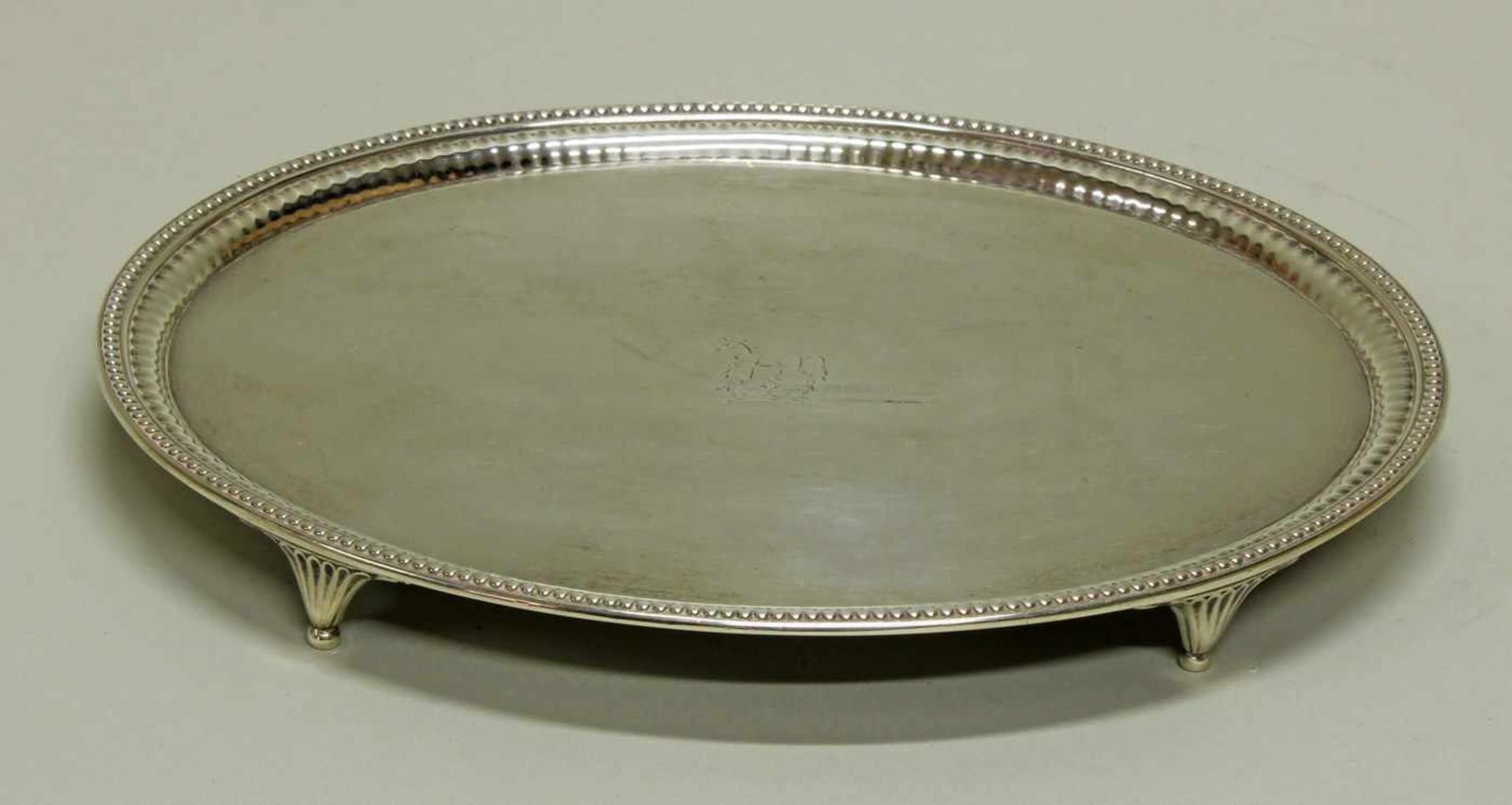 Salver, Silber 925, London, 1783, John Wakelin & William Taylor, oval, glatter Spiegel mit Emblem, - Image 2 of 6