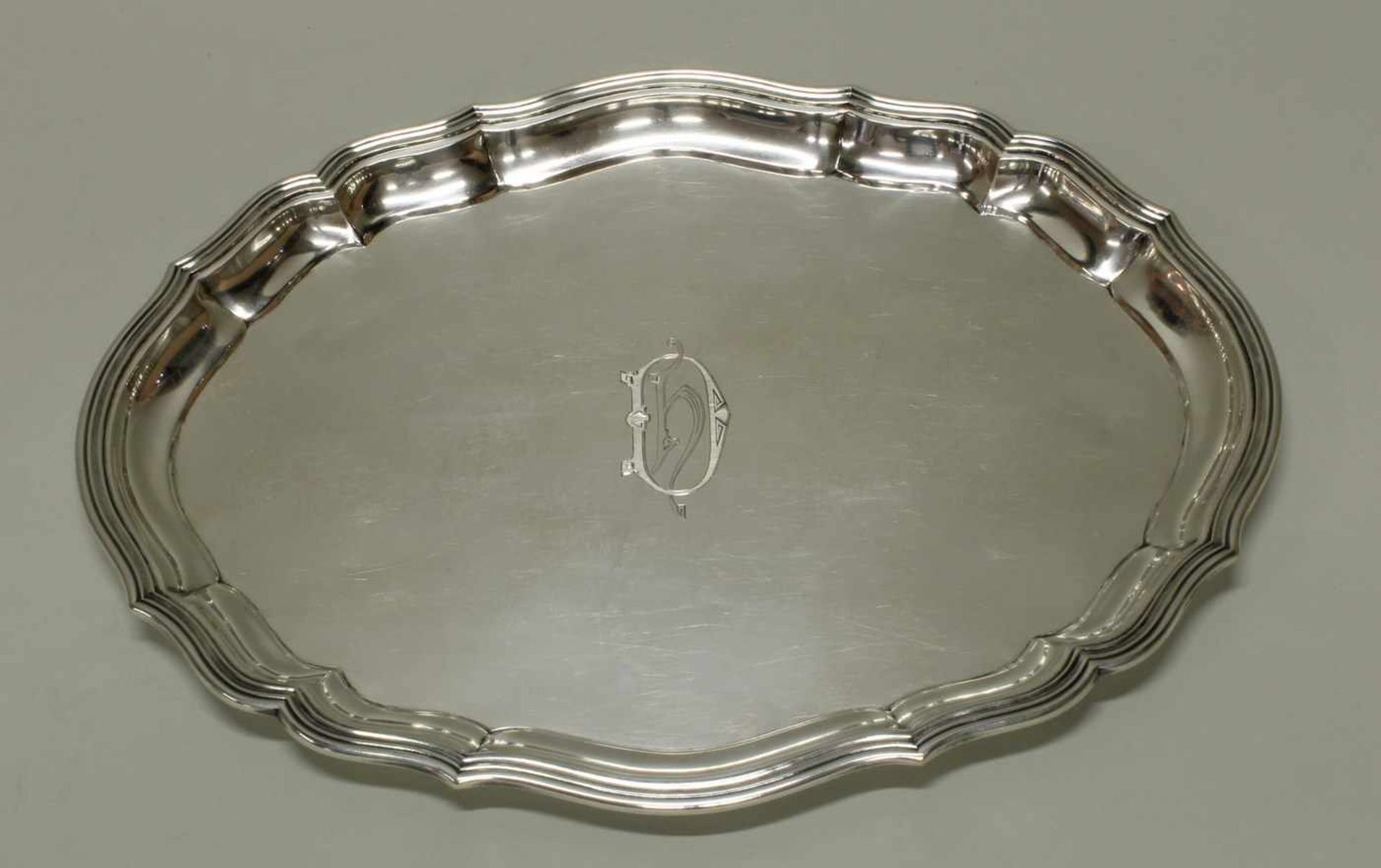 Tablett, Silber 800, Wilkens, oval, passig-geschweifter Profilrand, Spiegel mit Monogrammgravur, - Image 2 of 2