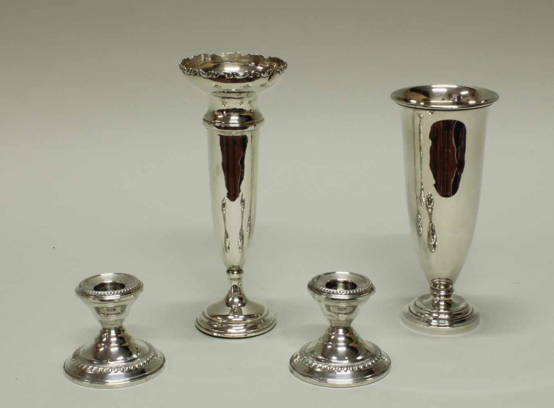 Vase, Silber 925, Kirk & Son, konisch, 18 cm hoch, ca. 167 g, minimal gedellt; Vase, Silber 925,