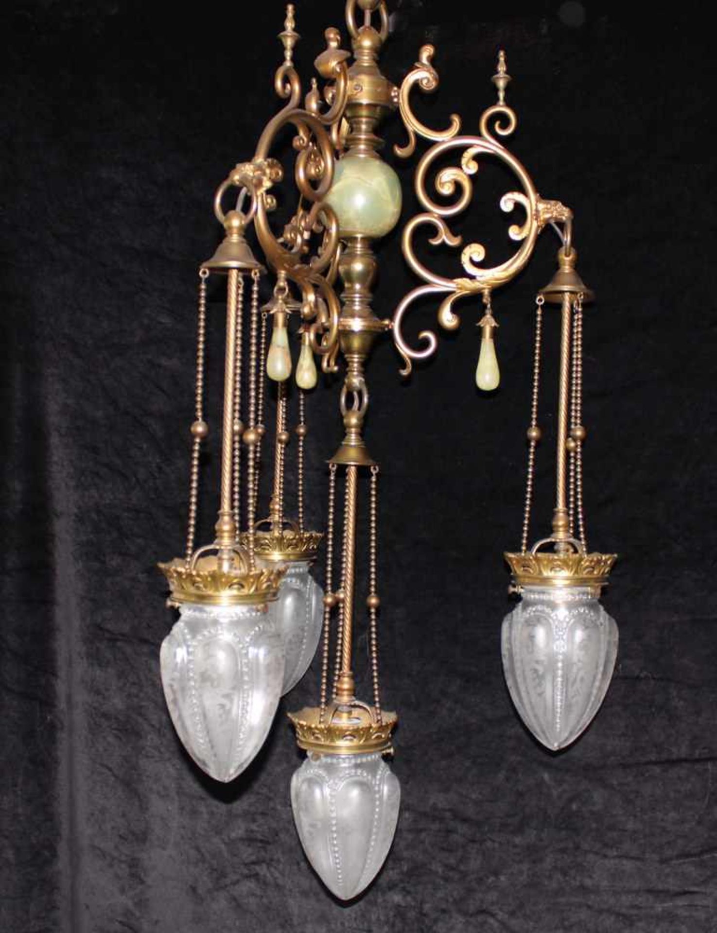 Deckenlampe, im alten Stil, Messing, Onyx, vierflammig, vier mattierte Glasschirme, 100 cm hoch, ø