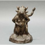 Bronze, braun patiniert, "Animalische Wesen", 20 cm hoch. Provenienz: aus dem Nachlass des