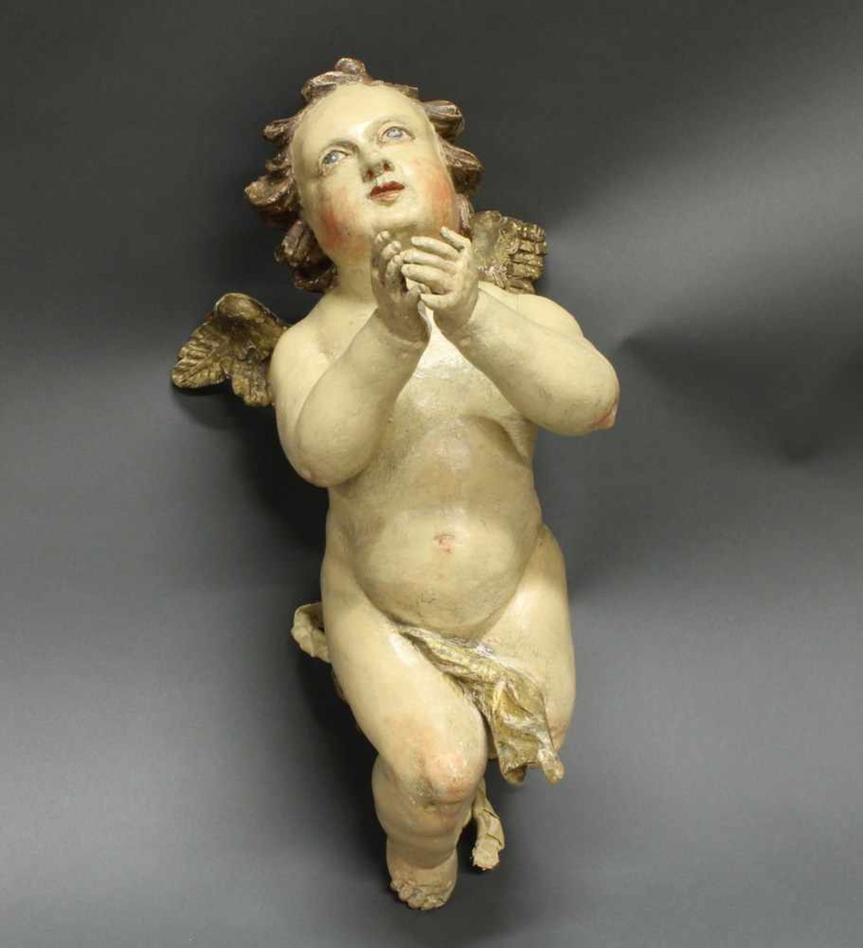 Putto, Holz geschnitzt, Süddeutsch, 18. Jh., Reste alter Fassung in großen Partien übergangen, - Image 2 of 2