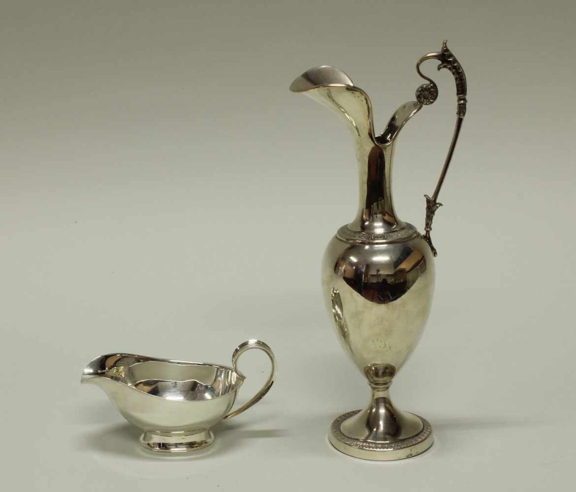 Saucière, Silber 925, glatt, 7 cm hoch, ca. 90 g; Zierkanne, Silber 800, Italien, gebaucht, - Image 2 of 2