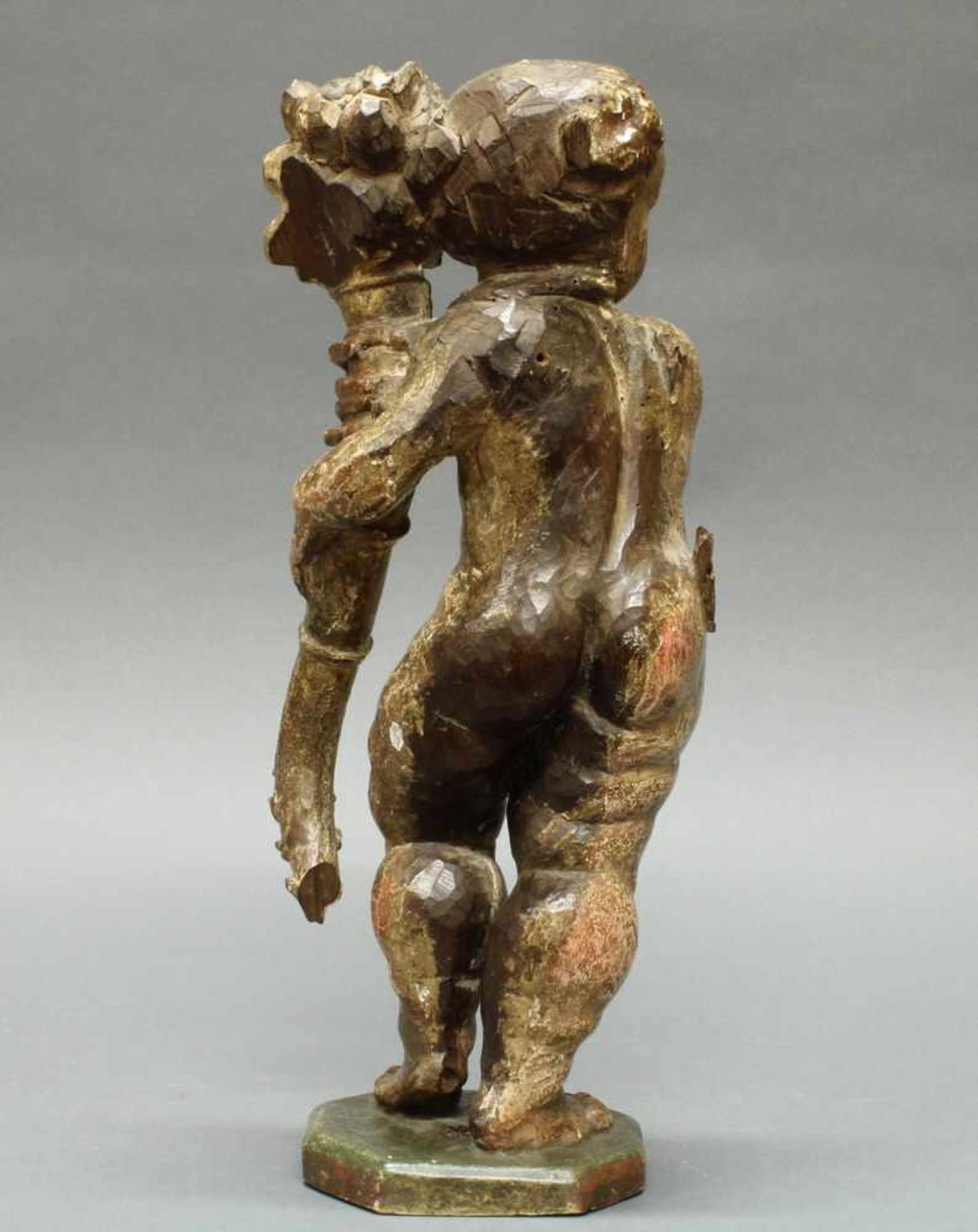 Skulptur, Holz geschnitzt, "Putto mit Füllhorn", wohl 19. Jh., Reste alter Fassung teils übergangen, - Image 7 of 10