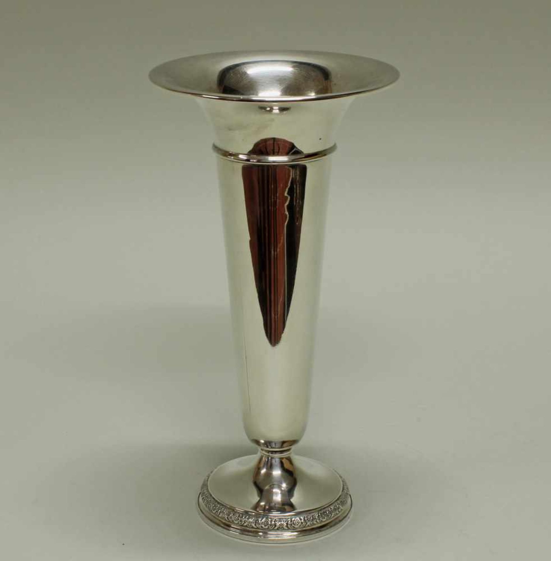 Vase, Silber 925, Prelude International, ausgestellte Mündung, Fuß mit floraler Bordüre,