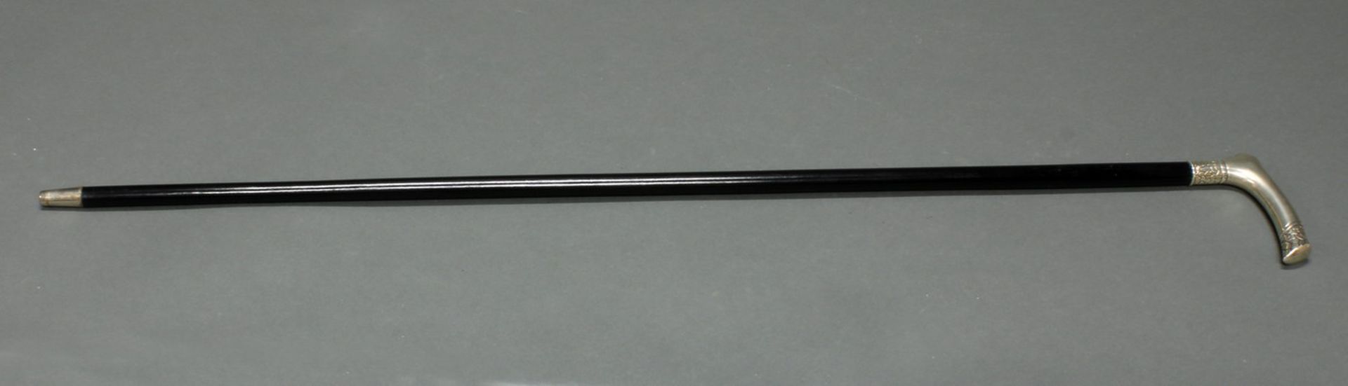 Flanierstock, deutsch, Anfang 20. Jh., Krücke aus Silber 800, schwarzer Holzschuss, 86 cm hoch- - - - Bild 5 aus 6