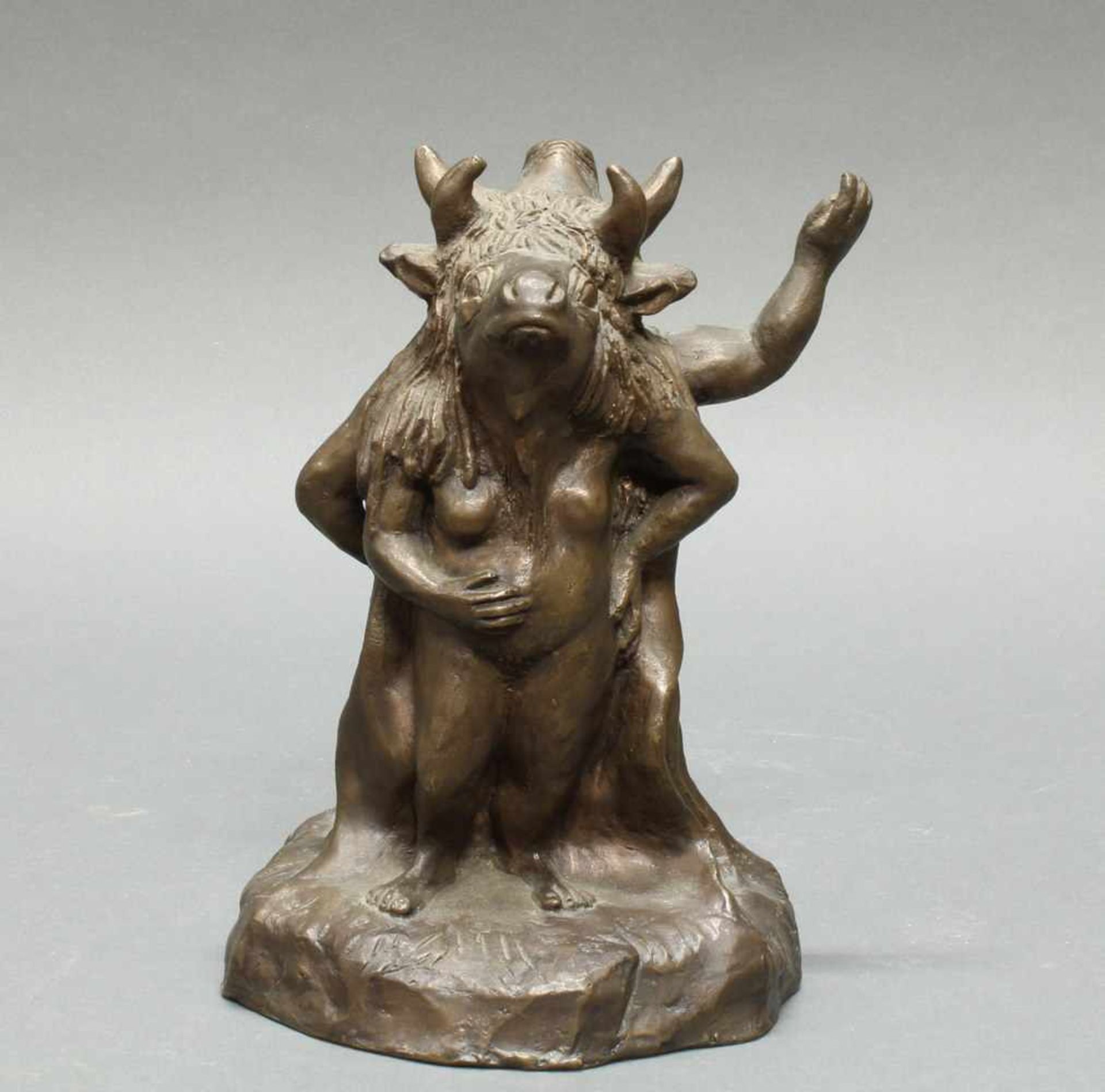 Bronze, braun patiniert, "Animalische Wesen", 20 cm hoch. Provenienz: aus dem Nachlass des - Image 2 of 4