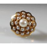 Ring, GG 585, 1 Akoya-Zuchtperle ø ca. 6.5 mm, 20 Besatz-Perlen, 6 g, RM 15- - -25.00 % buyer's