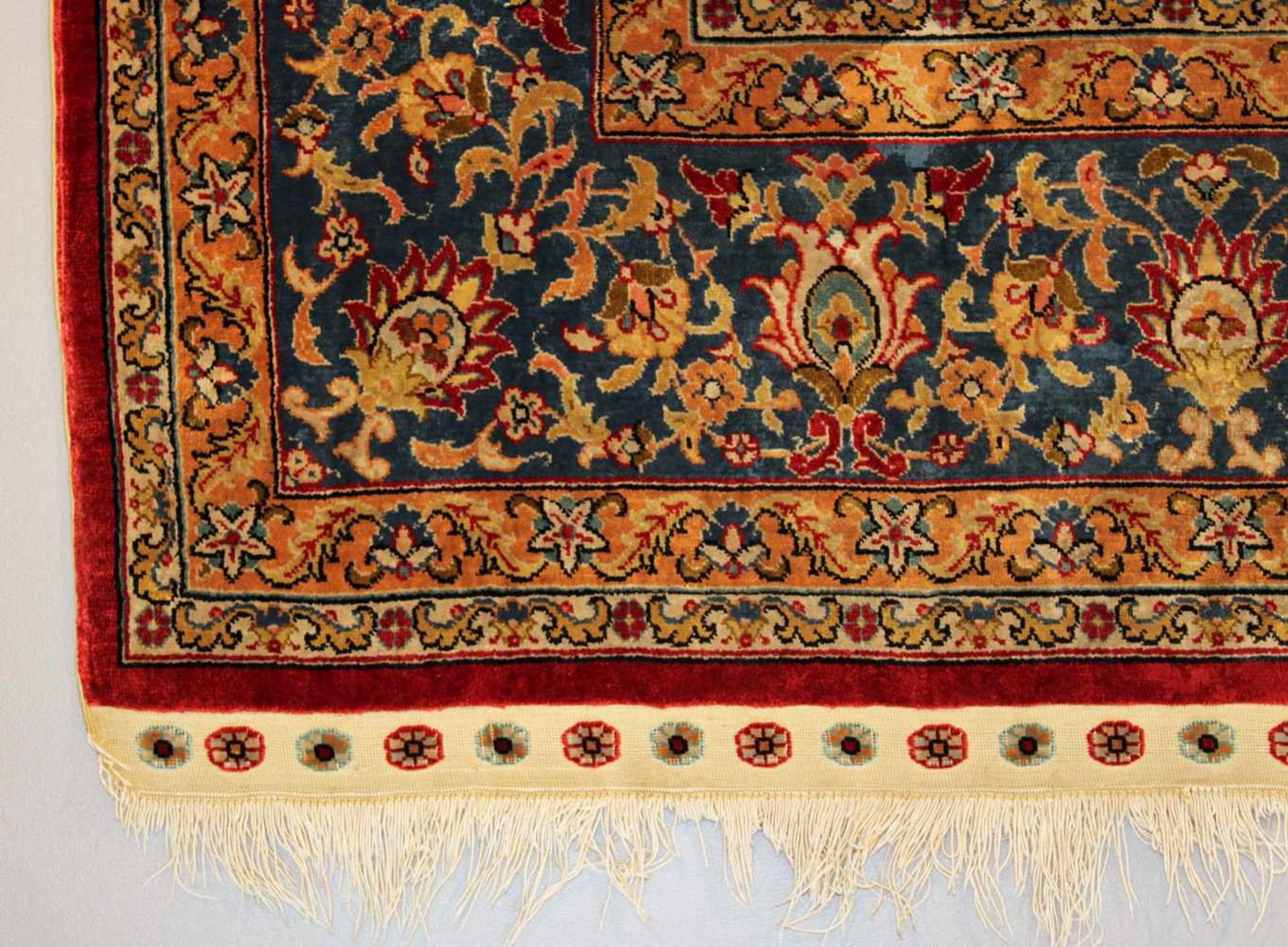 Hereke, Türkei, Seide, ca. 2.25 x 1.65 m, Fransen schadhaft, kleiner Fleck- - -25.00 % buyer's - Image 4 of 10