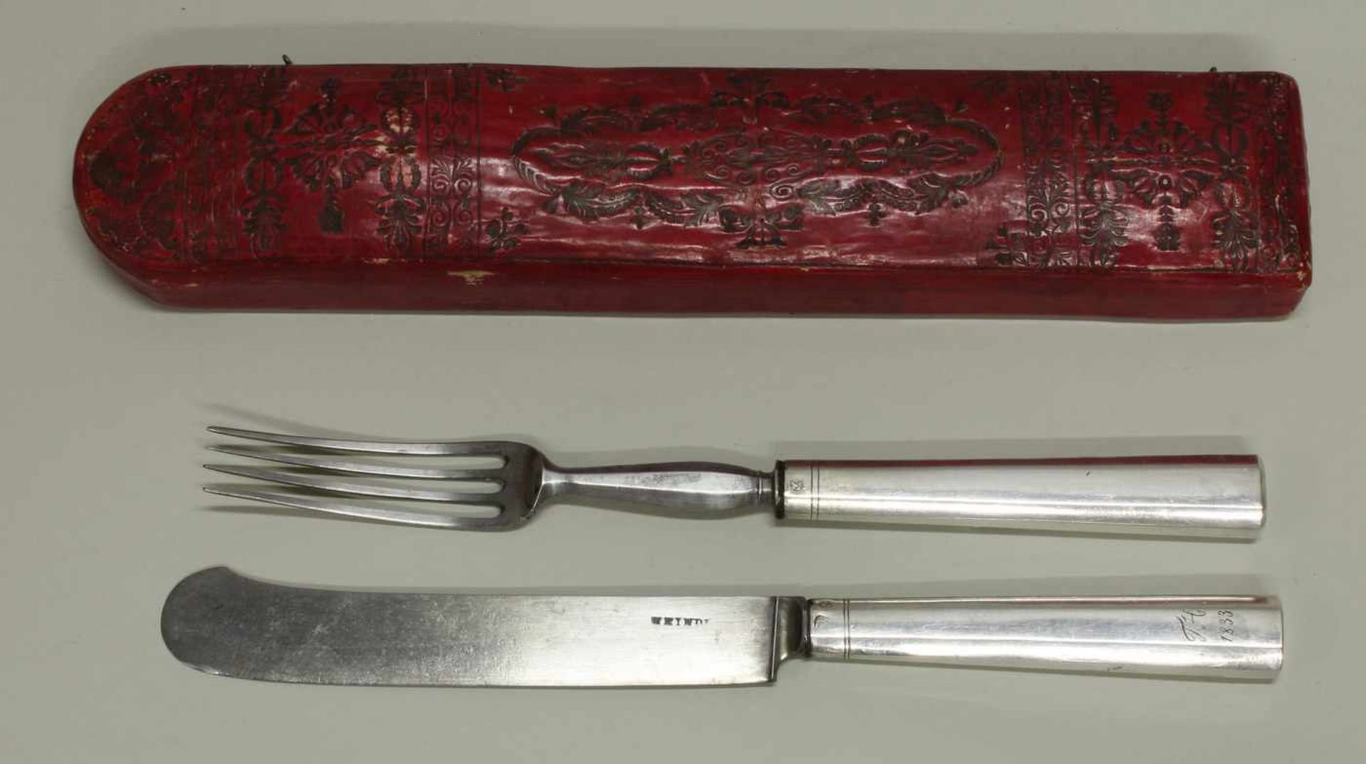 Messer und Gabel, Silber 13-lötig, Lemberg, um 1833, Klinge und Schiff aus Stahl, datierte - Image 2 of 2