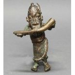 Bronzeskulptur, "Musizierender Afrikaner", Benin, Afrika, 19 cm- - -25.00 % buyer's premium on the