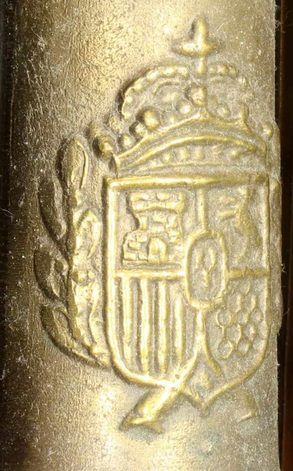 Modellkanone, Rohr aus Bronze mit reliefiertem Wappen, Holzgestell mit geschwärztem Eisenbeschlag, - Bild 5 aus 6