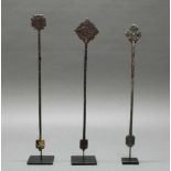 3 Handkreuze/Reiterkreuze, koptisch, Äthiopien, Afrika, 15. Jh., Eisenguss, 1x mit kleiner