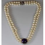 Perlenkette, zweireihig, 50 bzw. 54 Akoya-Zuchtperlen ø ca. 7 mm, Mittelteil WG 585, runder