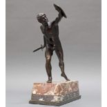 Bronze, dunkelbraun patiniert, "Borghesischer Fechter", nach der antiken Figur, auf Steinsockel,