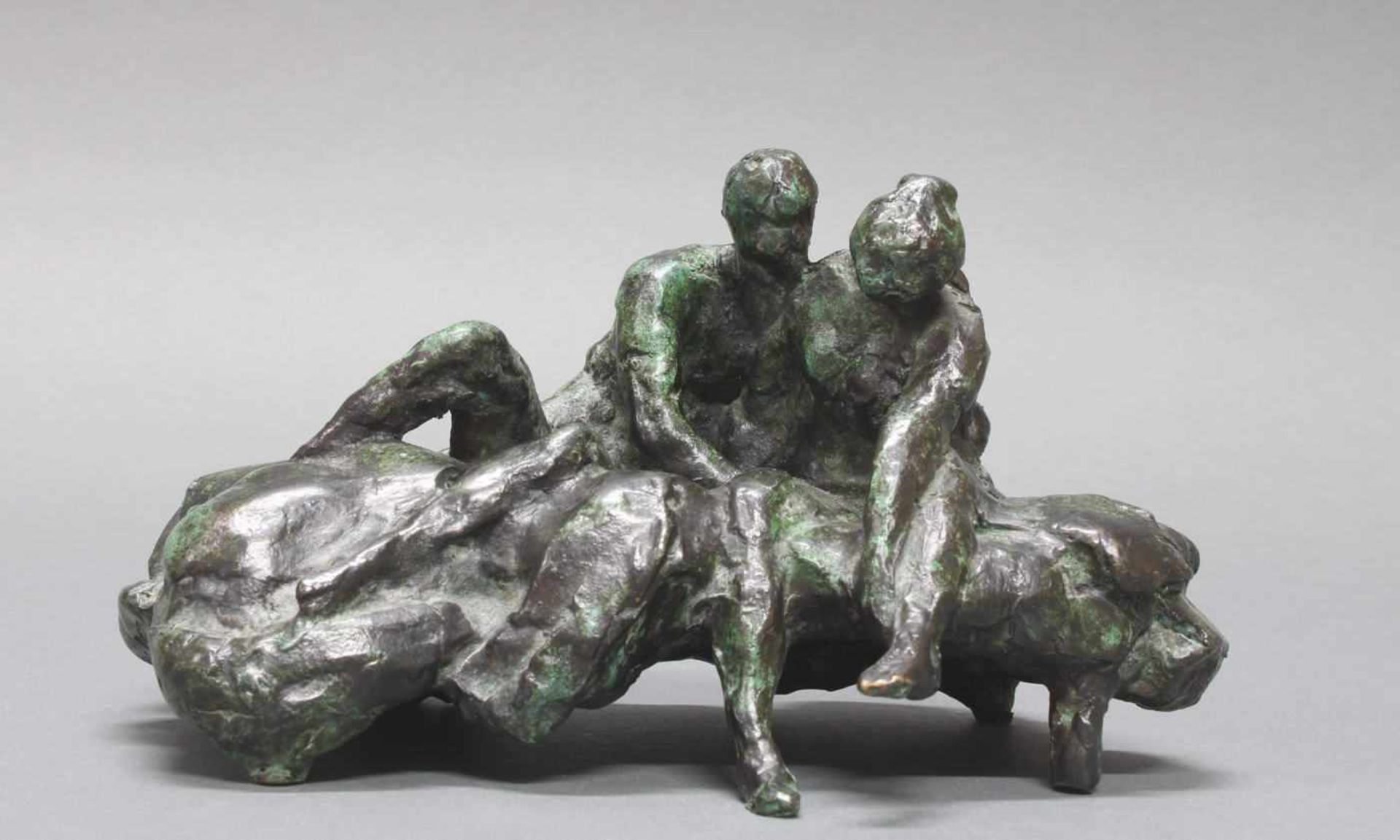 Bronze, grünschwarz patiniert, "Paar", seitlich bezeichnet Bayens, 11 x 18 cm. Hans Bayens, 1923 - Image 2 of 10