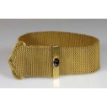 Armband, 1920er/30er Jahre, GG 750, Milanaisegeflecht-Band mit Schiebemechanismus, 1 ovaler Saphir-