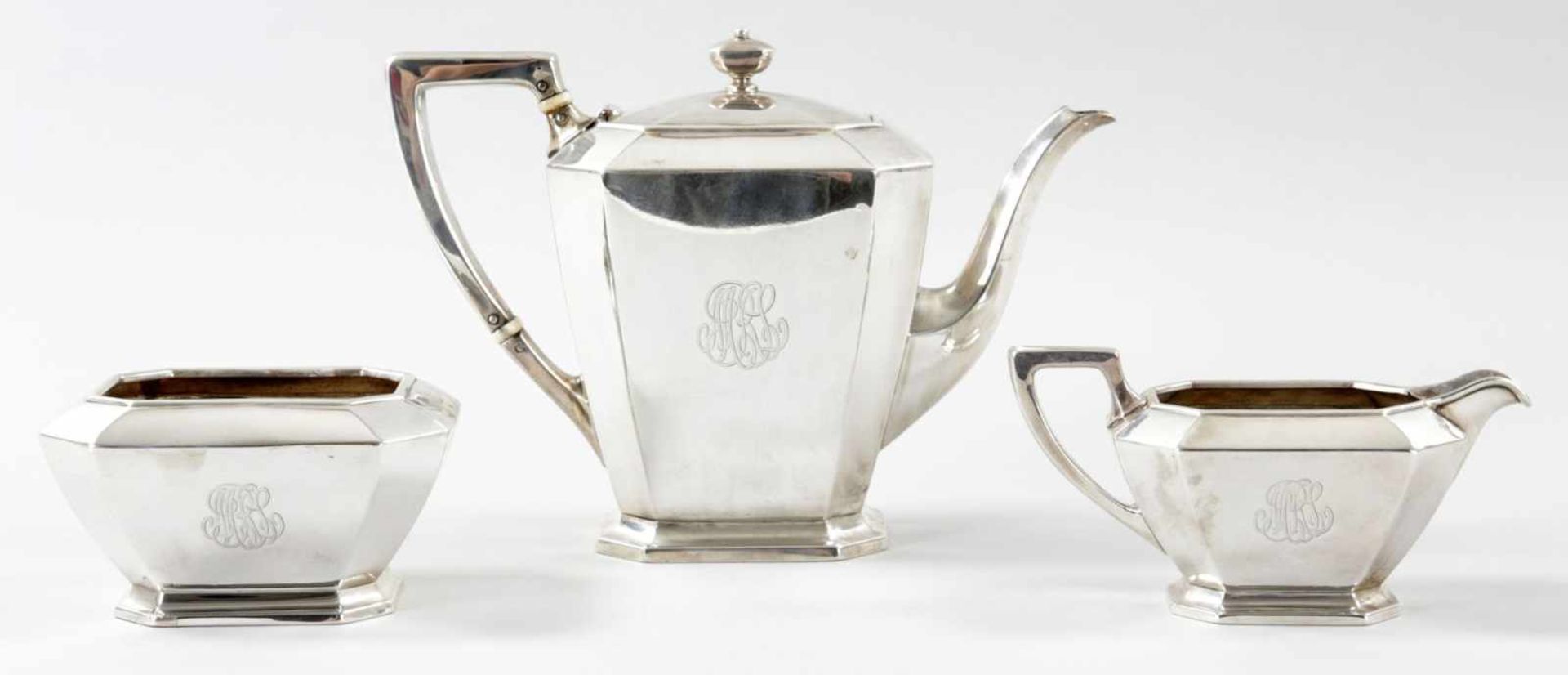 Kaffee-SetSterling Silber, Black, Starr & Frost (New York), um 1920 Auf rechteckigem, abgesetztem