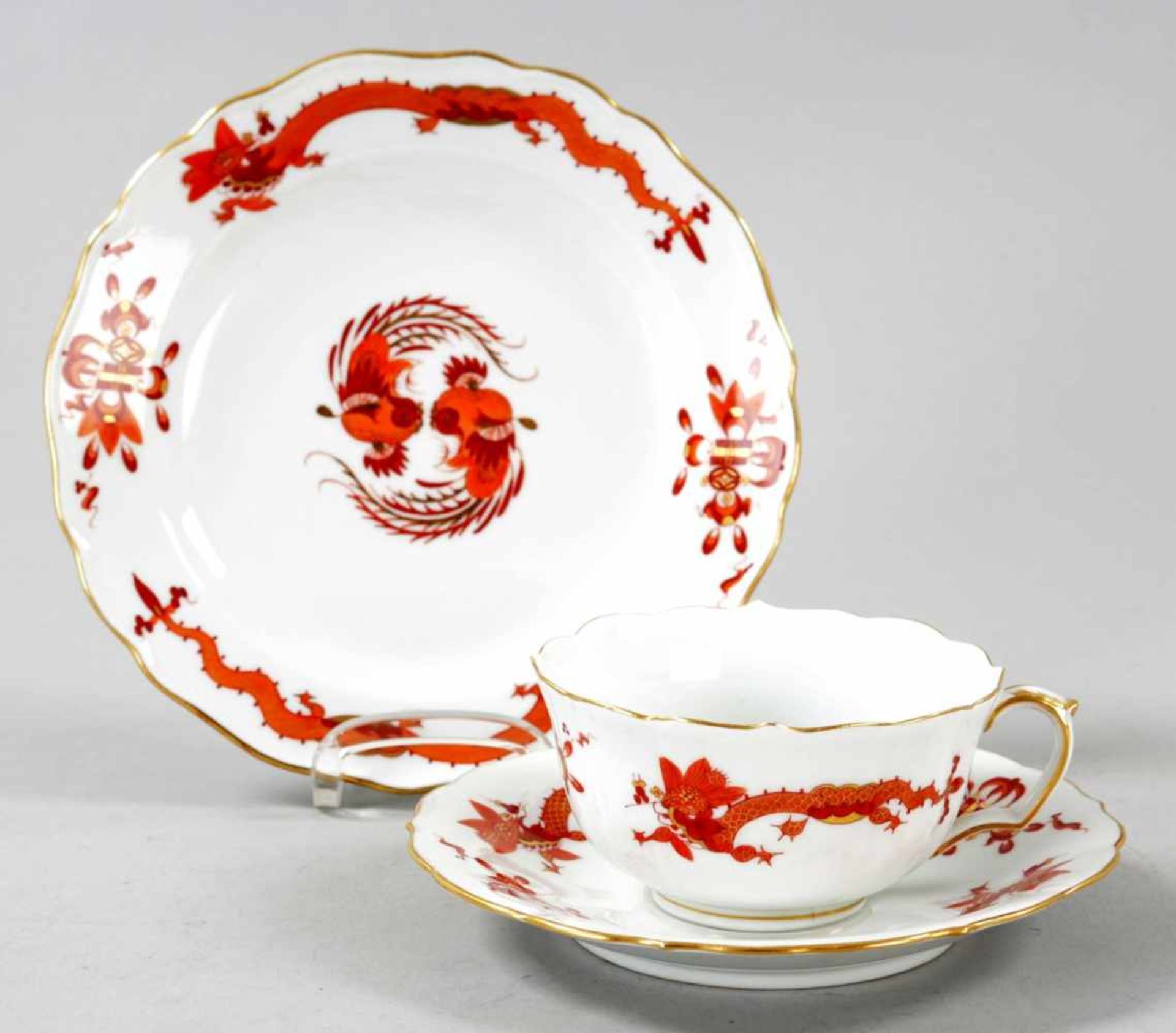 GedeckPorzellan, Meissen, um 1925 (Pfeifferzeit) Geschweifte Form m. Goldränderung. Dekor "Reicher