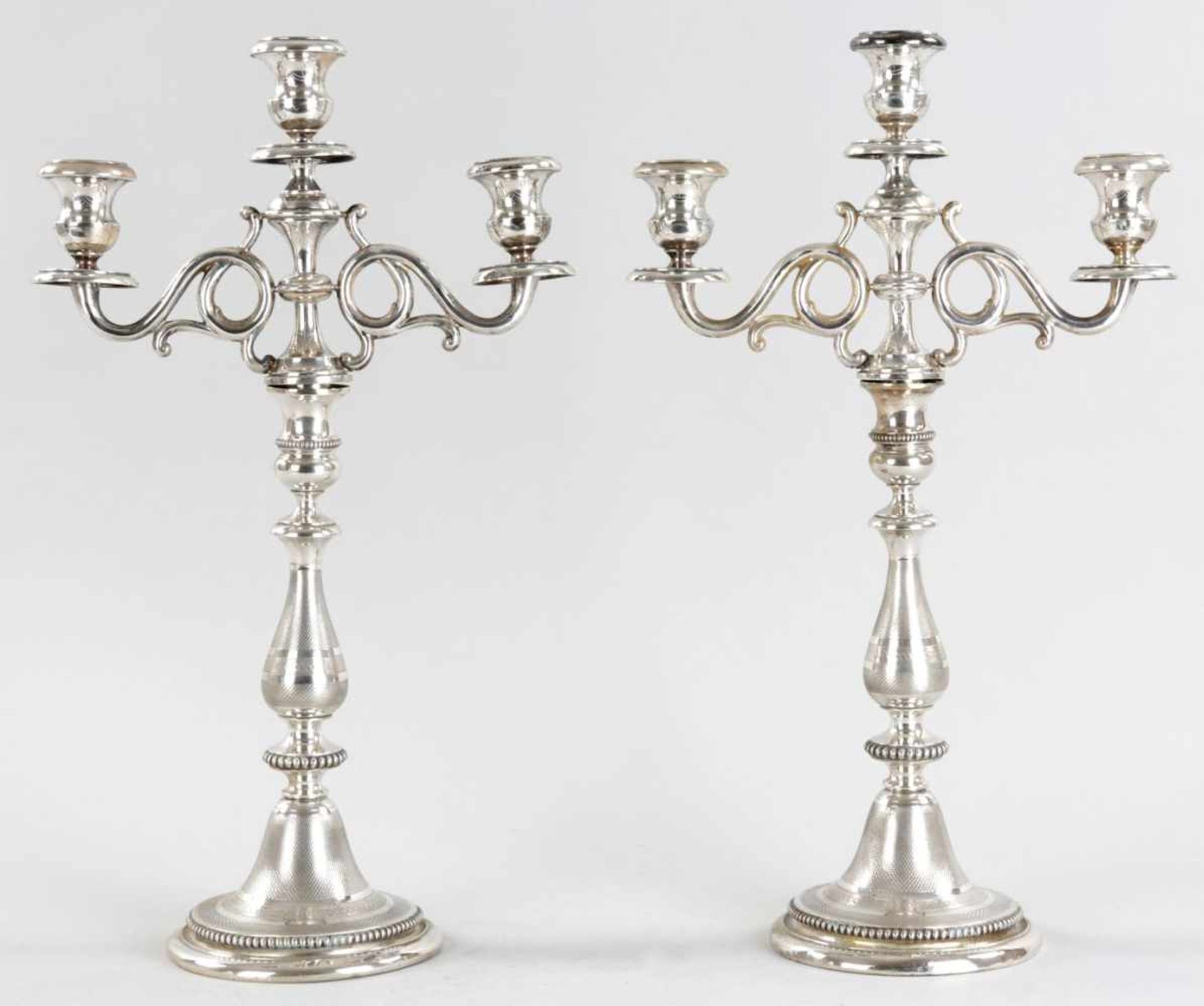 Gr. Paar Tafelleuchter800er Silber, Wien, um 1867/68 Balusterschaft über trichterförmig
